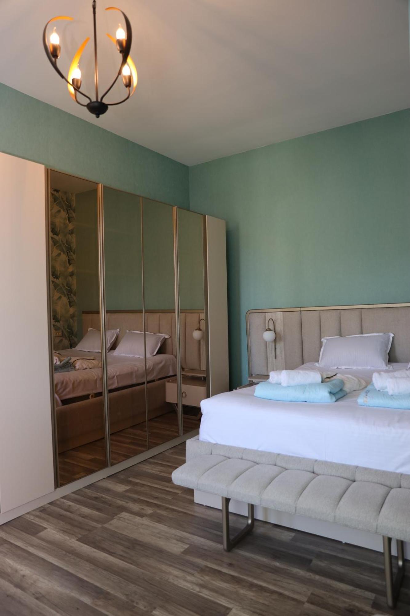 Feel House Hotel T'erjola Kültér fotó